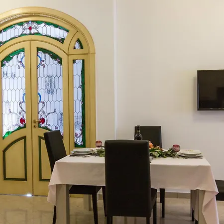 In The Center Of With Spectacular View Of The Dome דירה *